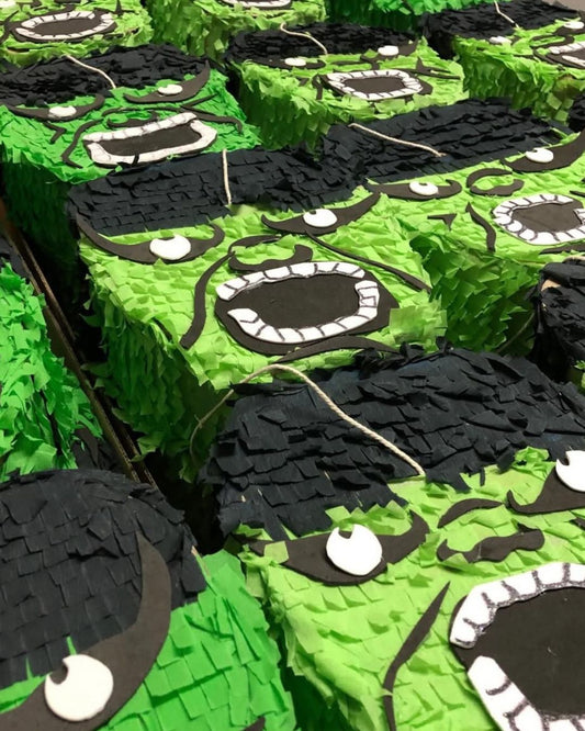 Hulk Mini Piñata Party Favours
